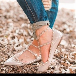 Betsey Johnson Betseyville nude stud flats size 7